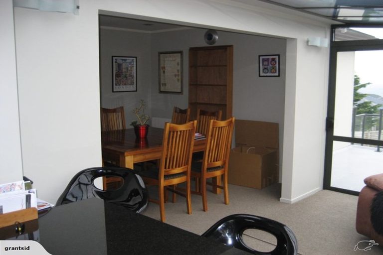 Photo of property in 10 Lingard Grove, Brooklyn, Wellington, 6021