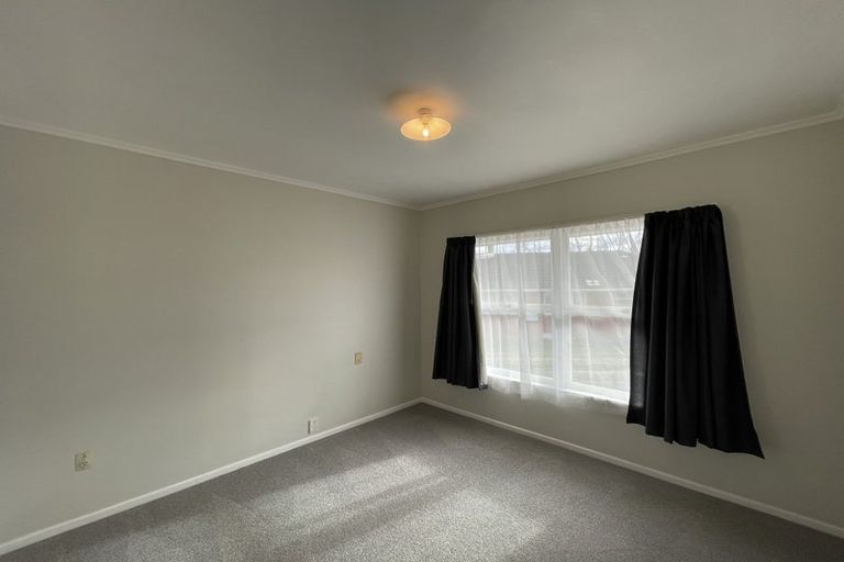 Photo of property in 31 Exmouth Road, Northcote, Auckland, 0627