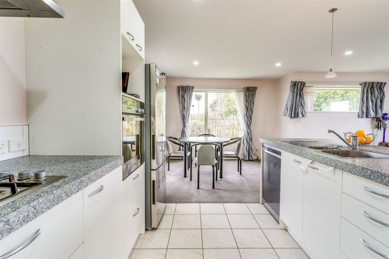 Photo of property in 17 Dunaverty Place, Broomfield, Christchurch, 8042