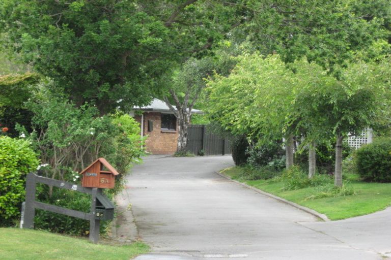 Photo of property in 6f Swithland Place, Avonhead, Christchurch, 8042