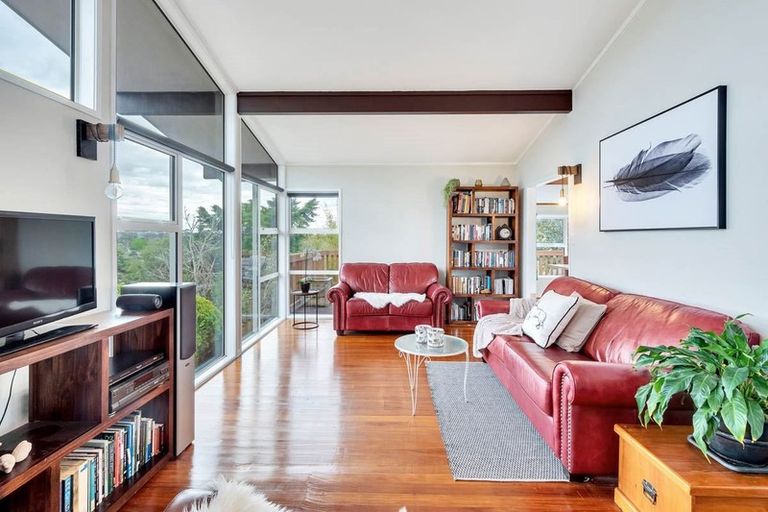 Photo of property in 4 Seabar Place, Glen Eden, Auckland, 0602