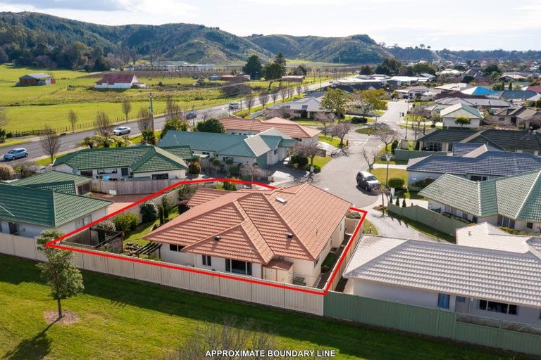 Photo of property in 8 Dules Walk, Taradale, Napier, 4112