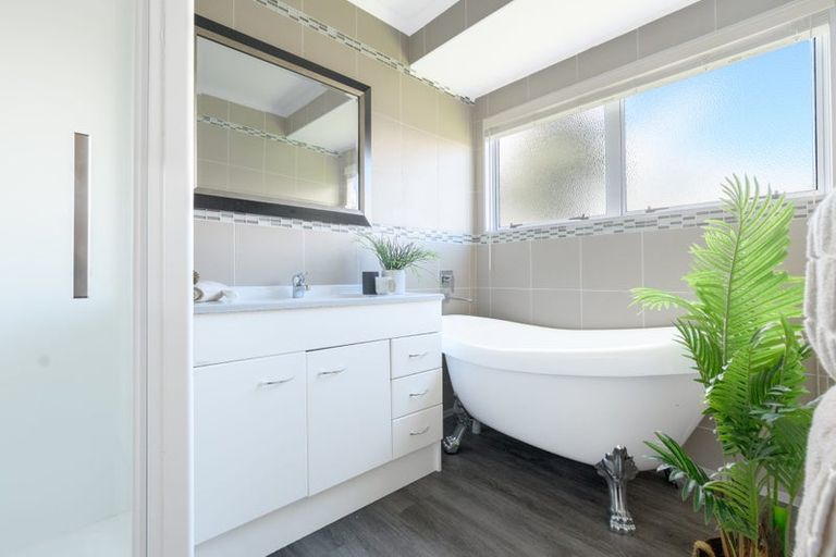 Photo of property in 9 Whitby Place, Welcome Bay, Tauranga, 3112