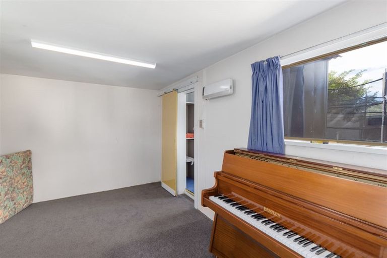 Photo of property in 121 Oakhampton Street, Hornby, Christchurch, 8042