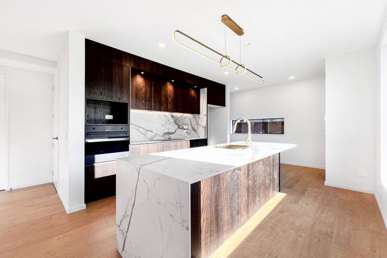 Photo of property in 1/74 Caledonian Road, St Albans, 8014