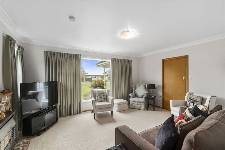 Photo of property in 16 Gardener Street, Levin, 5510