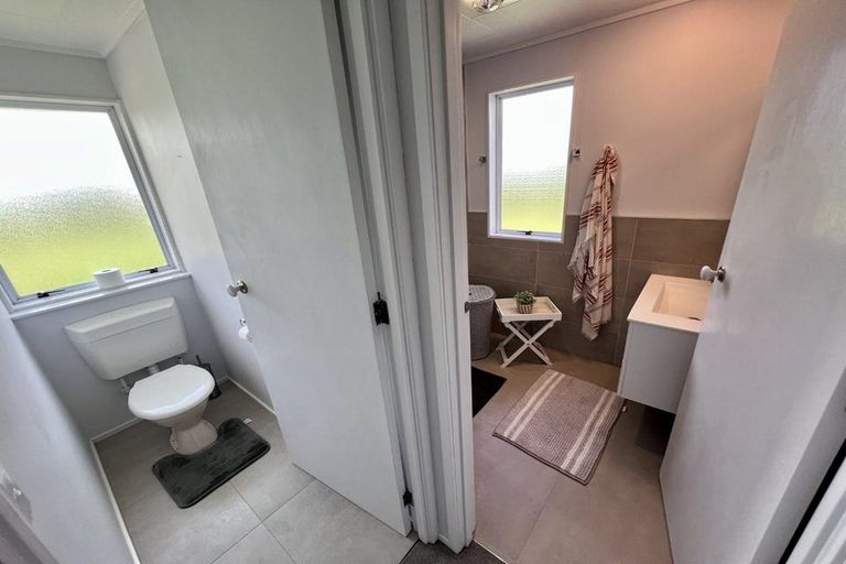 Photo of property in 35 Hawkes Access Road, Waitoki, Silverdale, 0994