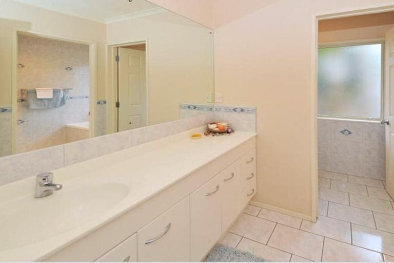 Photo of property in 47 Rathmar Drive, Manurewa, Auckland, 2105