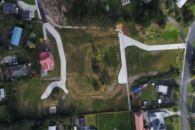 Photo of property in 2 St Julia Court, Helensville, 0800