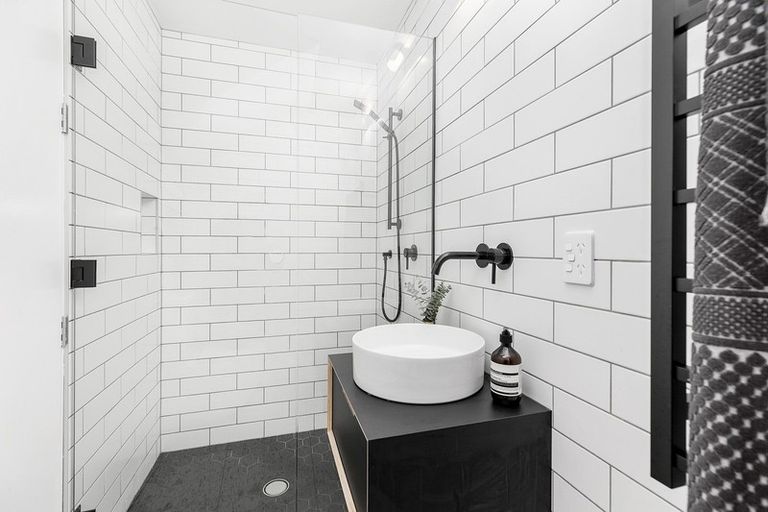 Photo of property in 16 Burnham Street, Seatoun, Wellington, 6022