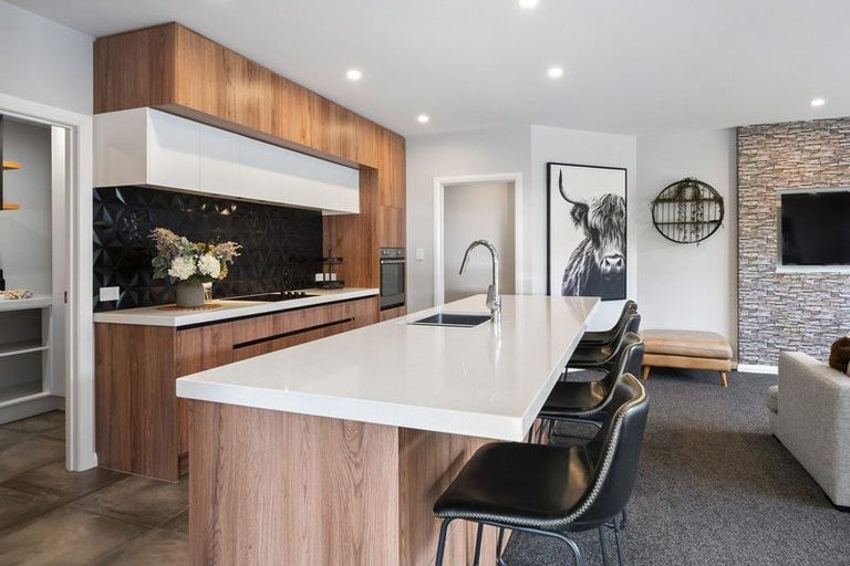 Photo of property in 34 Freedom Drive, Kelvin Grove, Palmerston North, 4414