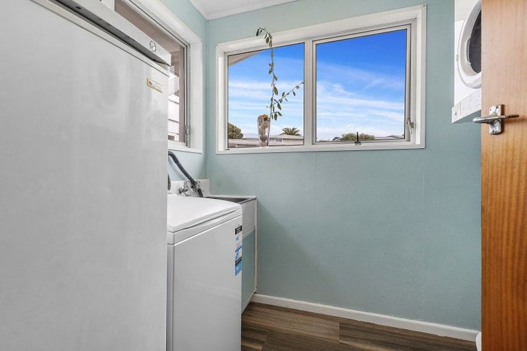 Photo of property in 3 Kimball Place, Johnsonville, Wellington, 6037