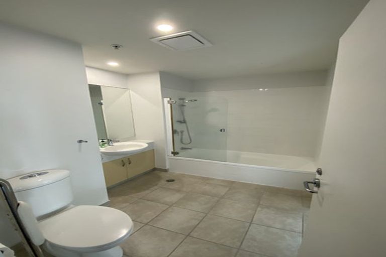 Photo of property in 12 Maunganui Road, Mount Maunganui, 3116