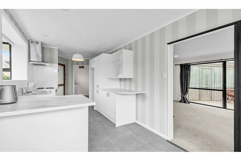 Photo of property in 66 Oakley Crescent, Hornby, Christchurch, 8042