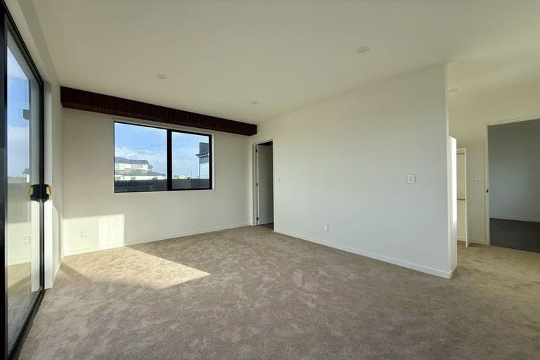 Photo of property in 43 Evergreen Parade, Rosehill, Papakura, 2113
