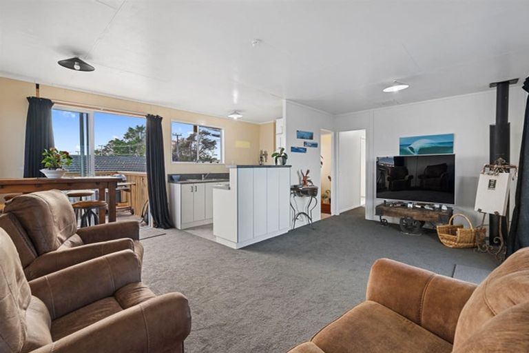 Photo of property in 2 Ngaparaoa Drive, Maketu, 3189