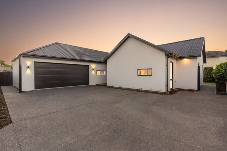 Photo of property in 98a Aorangi Road, Bryndwr, 8053