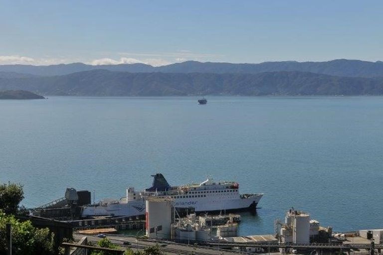 Photo of property in 8 Lower Watt Street, Wadestown, Wellington, 6012