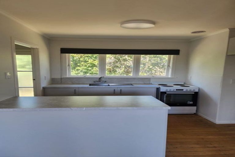 Photo of property in 79 Royal View Road, Te Atatu South, Auckland, 0610