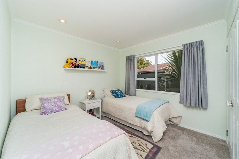 Photo of property in 98 John F Kennedy Drive, Milson, Palmerston North, 4414