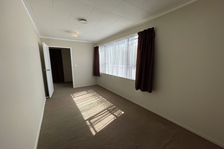 Photo of property in 2/33 Reid Road, New Lynn, Auckland, 0600