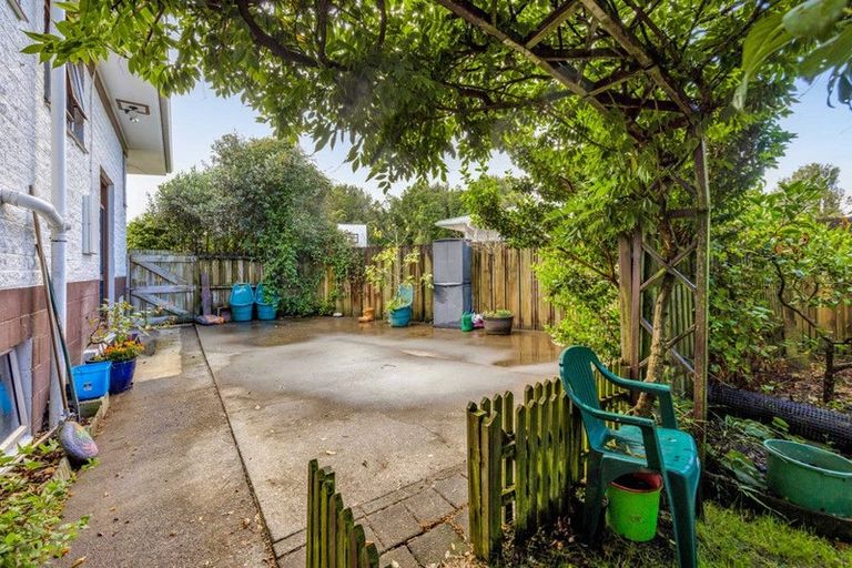 Photo of property in 8 Totara Terrace, Inglewood, 4330