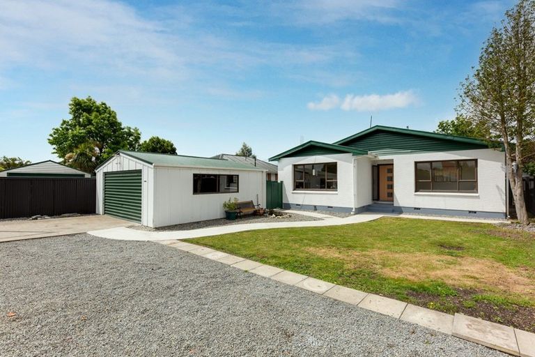Photo of property in 40 Grimseys Road, Redwood, Christchurch, 8051