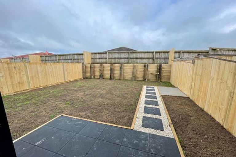 Photo of property in 6a Poruru Close, Papakura, 2110