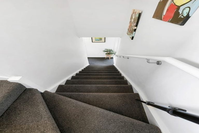 Photo of property in 4 William Earp Place, Tawa, Wellington, 5028