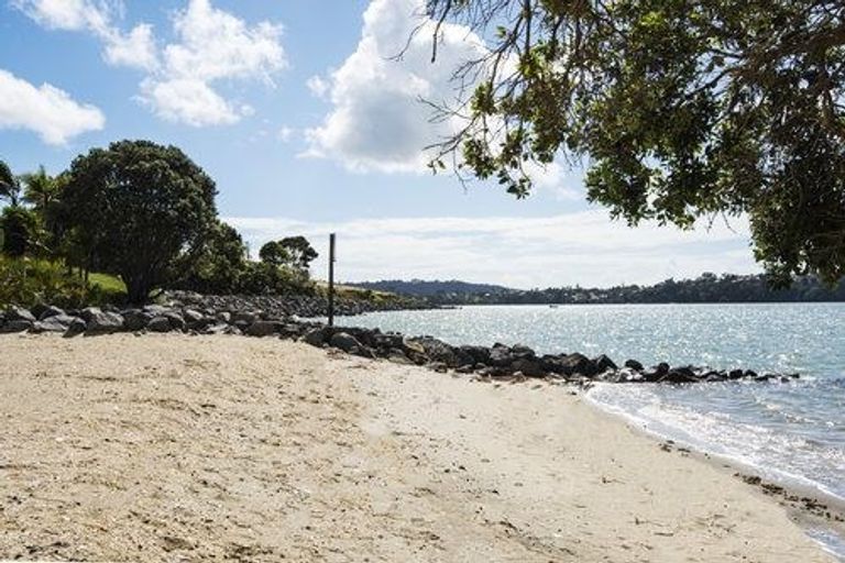 Photo of property in 20 Treloar Crescent, Hobsonville, Auckland, 0616