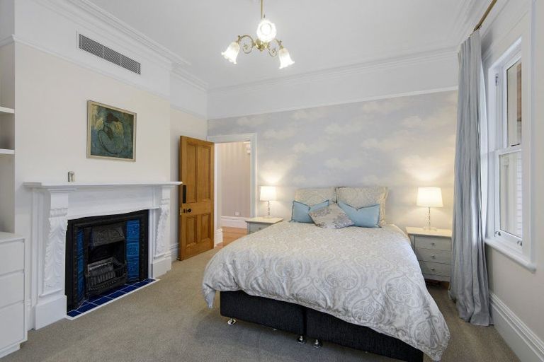 Photo of property in 75 Holly Road, St Albans, Christchurch, 8014