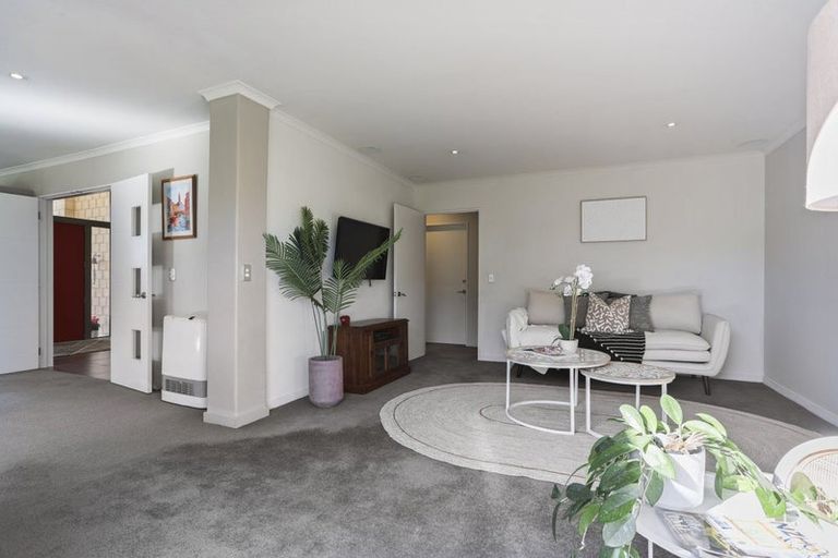 Photo of property in 2 Ascot Place, Rangiora, 7400