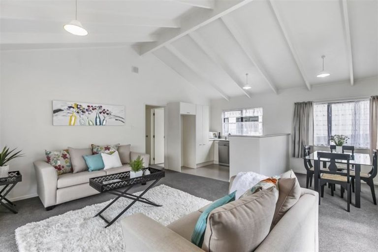 Photo of property in 29 Loughanure Place, Massey, Auckland, 0614