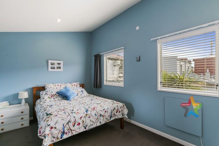 Photo of property in 139b The Parade, Island Bay, Wellington, 6023