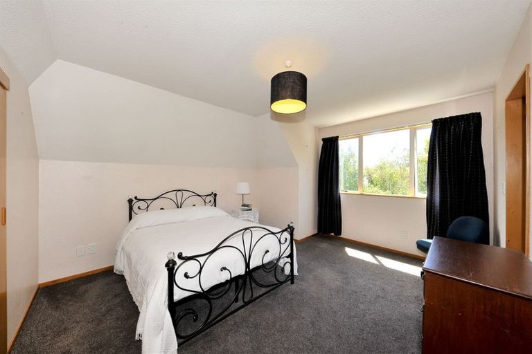 Photo of property in 2/76 Staveley Street, Avonhead, Christchurch, 8042