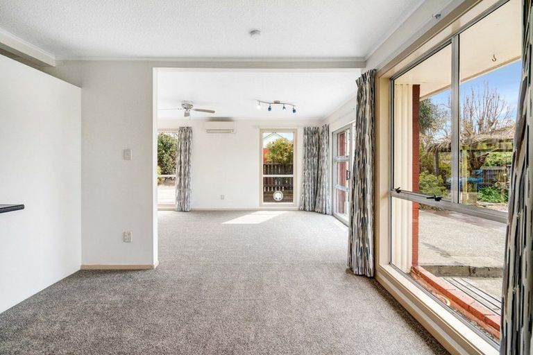 Photo of property in 95 Oakhampton Street, Hornby, Christchurch, 8042