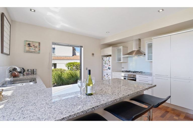 Photo of property in 140 Gills Road, Albany Heights, Auckland, 0632