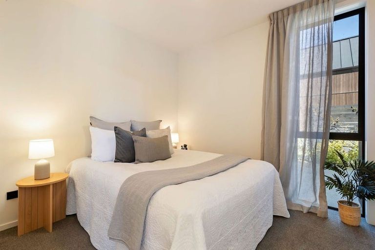 Photo of property in 5 Crossfall Lane, Jacks Point, 9371