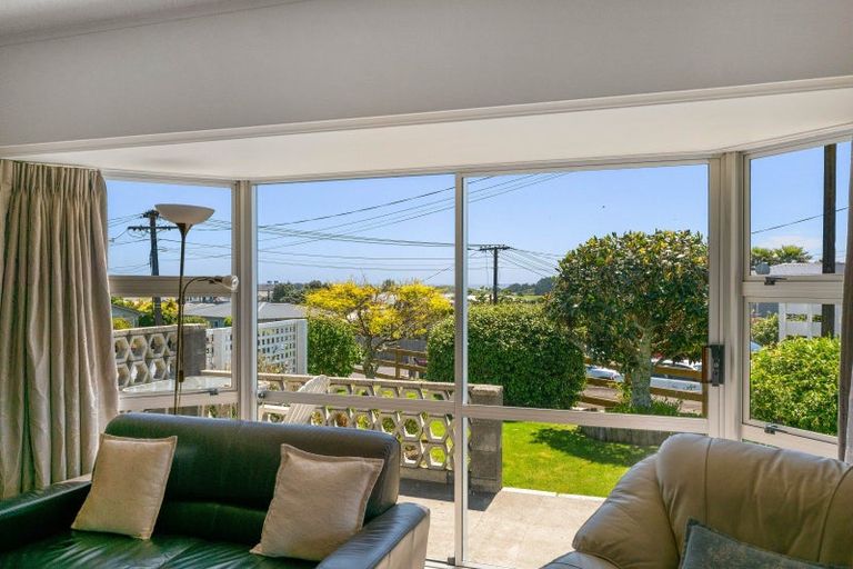 Photo of property in 11 Hulke Crescent, Bell Block, New Plymouth, 4312