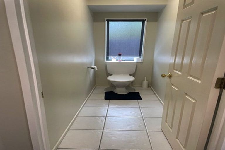 Photo of property in 20 Jade Court, Rosedale, Auckland, 0632