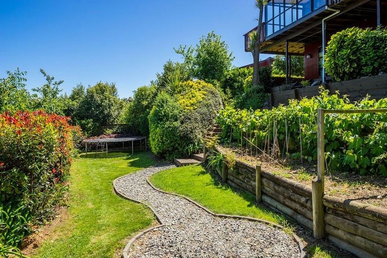 Photo of property in 42 Sailmaker Close, Whitby, Porirua, 5024