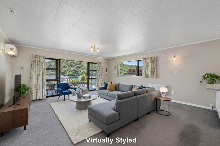 Photo of property in 62 Waikawa Road, Picton, 7220