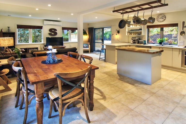 Photo of property in 312 Huia Road, Titirangi, Auckland, 0604