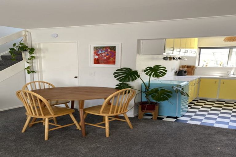 Photo of property in 100f3 Lyall Parade, Lyall Bay, Wellington, 6022