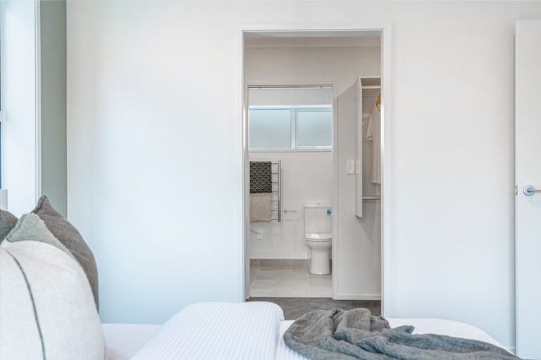 Photo of property in 10b Kotuku Street, Te Atatu Peninsula, Auckland, 0610