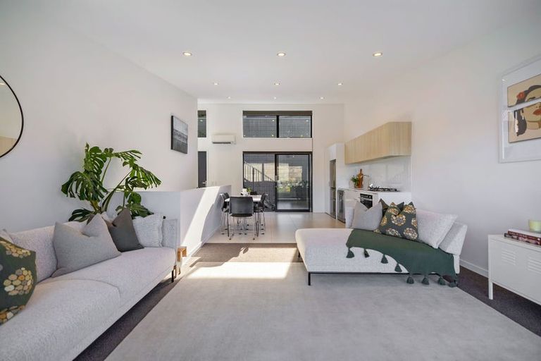 Photo of property in 11 Highlands Close, Queenstown, 9300