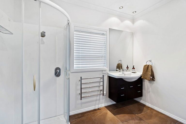 Photo of property in 27 Napier Street, Jervoistown, Napier, 4112