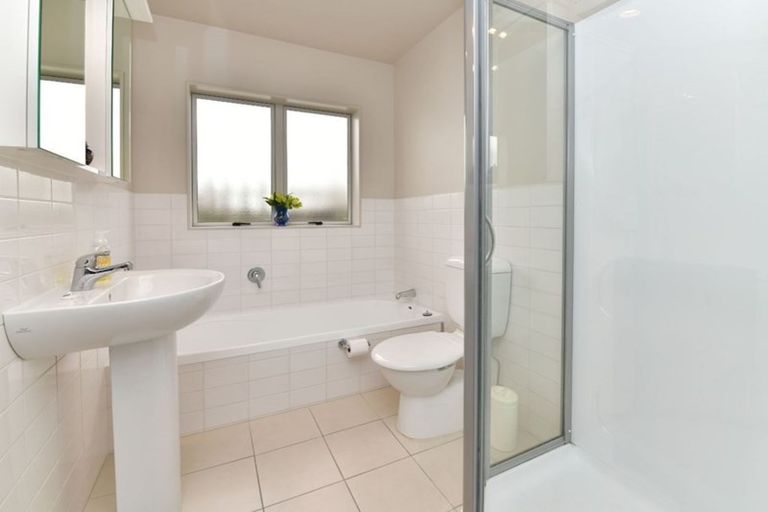 Photo of property in 1/4 Rosario Crescent, Red Beach, 0932