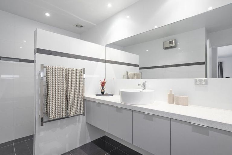 Photo of property in 1 Tommy Street, Pegasus, 7612