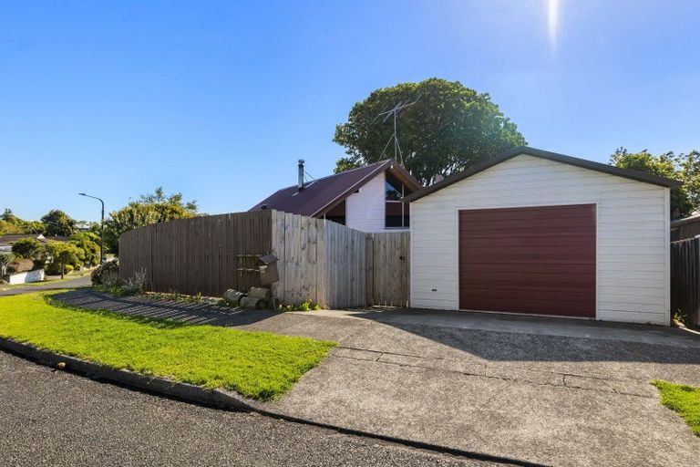 Photo of property in 14 Fairfax Terrace, Frankleigh Park, New Plymouth, 4310